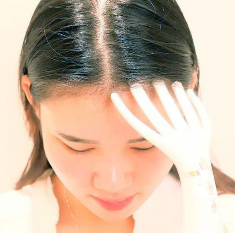 Mini Portable Multifunctional Head Massager Massage Comb, Battery Powered (Gold) - free shipping - PMC TechLife - Order now!