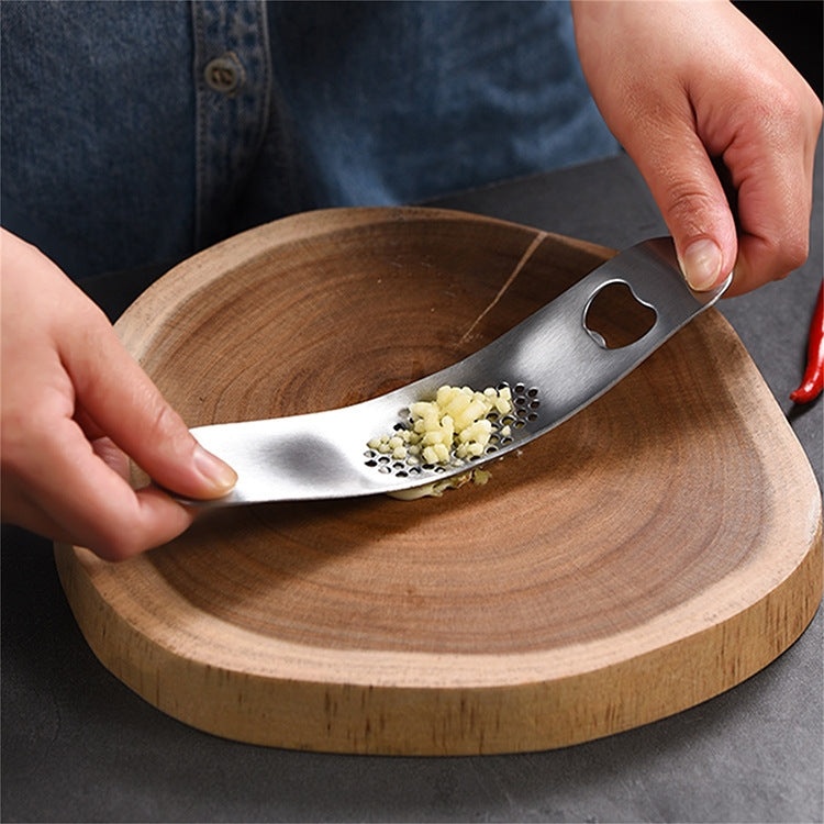 430 Stainless Steel Boat Shaped Garlic Grinder Manual Garlic Press Tools Kitchen Gadgets(Style 1) - free shipping - PMC TechLife - Order now!