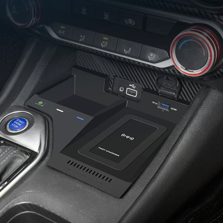 HFC-1042 Car Qi Standard Wireless Charger 10W Quick Charging for Nissan Sylphy 2020-2022, Left Driving - Wireless Charging Pads by PMC TechLife | Online Shopping South Africa | PMC TechLife